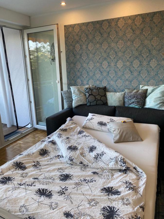 Mit Sonnenbalkon Und Netflix Im Zentrum *