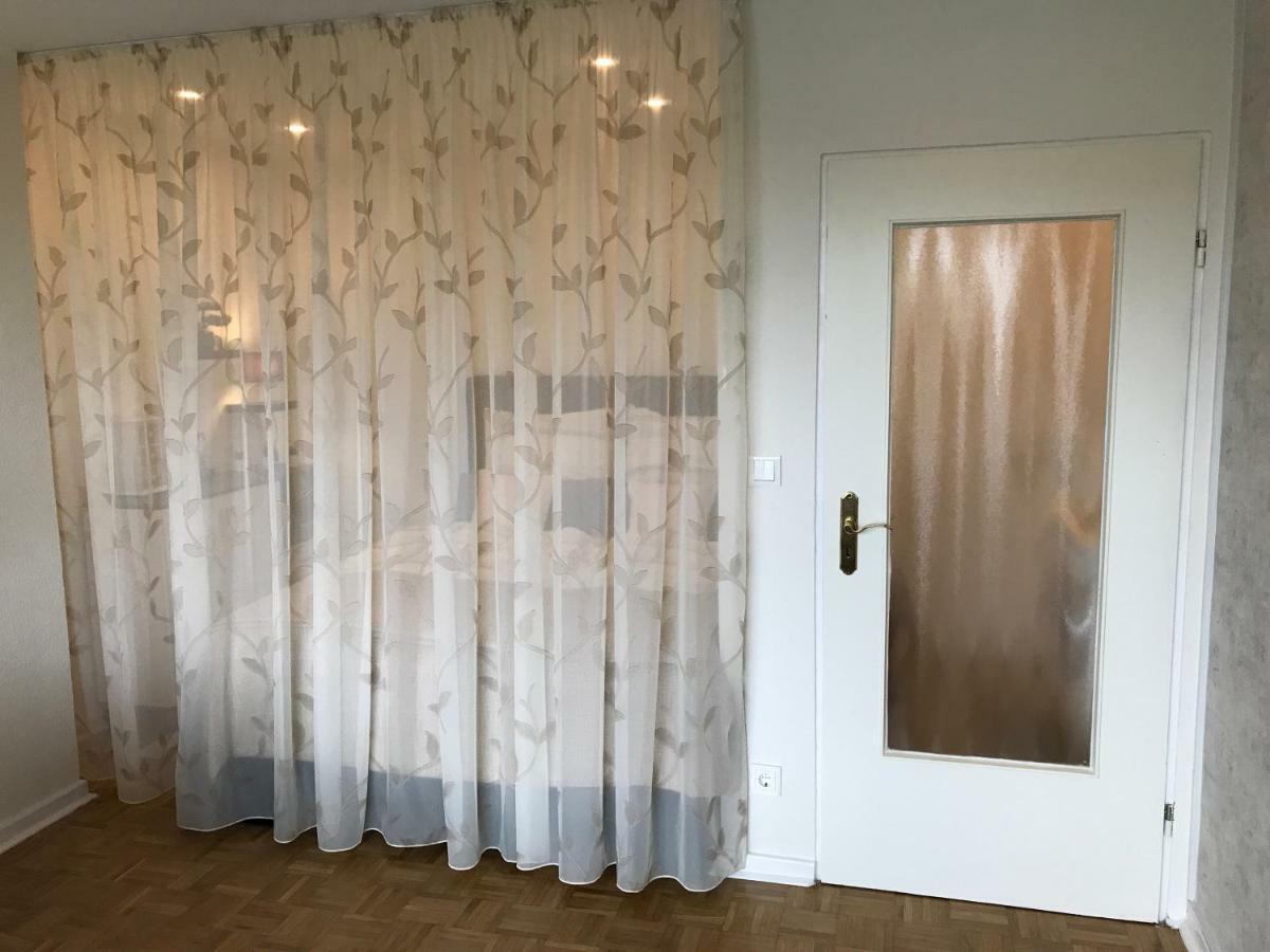 Mit Sonnenbalkon Und Netflix Im Zentrum * Sankt Augustin